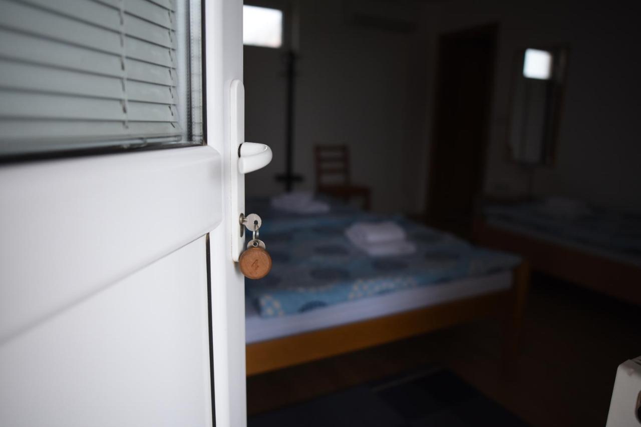 Prenociste Dzinic Ξενοδοχείο Zupanja Εξωτερικό φωτογραφία